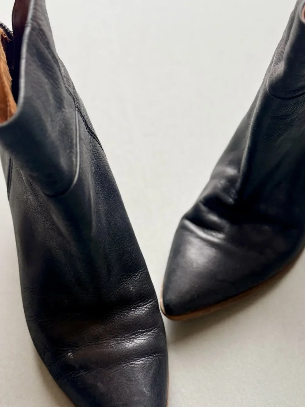 Franco Sarto Black Leather Pointed Toe Stacked Block Heel Back Zip Ankle Booties
